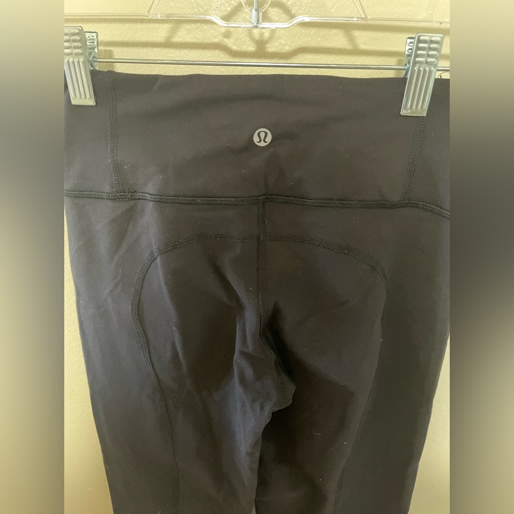 ✨Lululemon Crop Capri Leggings Gather & Crow Split Leg Size 2 - Picture 9 of 9